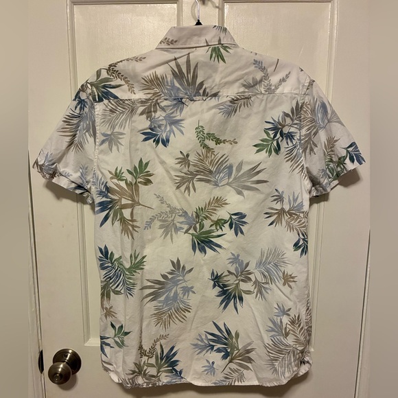 Denim & Flower White Short Sleeve Button-Down with Green and Blue Leaf Print - Picture 2 of 4